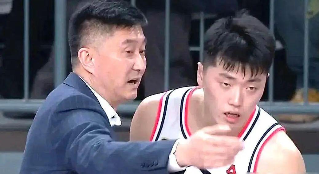 九游娱乐-评分从2.9暴涨至9.8！昔日大番薯一球改变命运，球迷：排队叫嘉爷